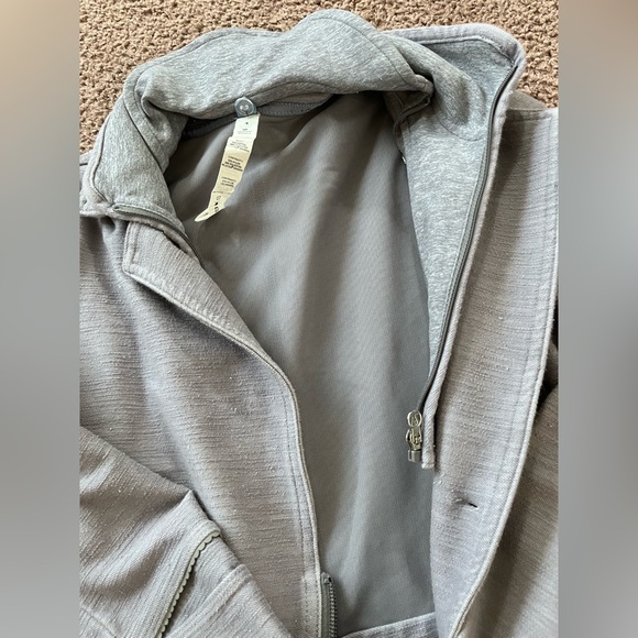 Lululemon Jacket size 4 - Picture 2 of 3